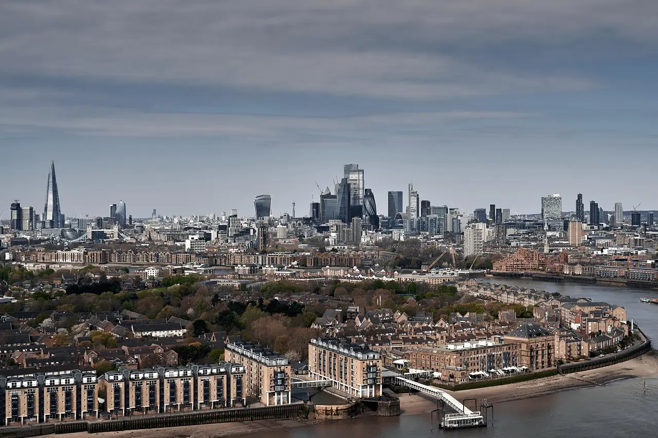 Telehouse closes acquisition of Docklands office campus in UK, plans 65MW data center